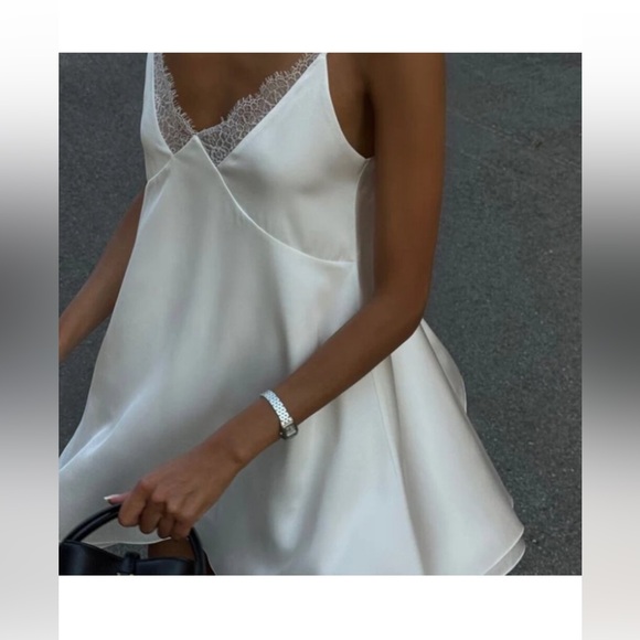 Commense - Satin Backless V-Neck Dress, Small - Picture 4 of 6